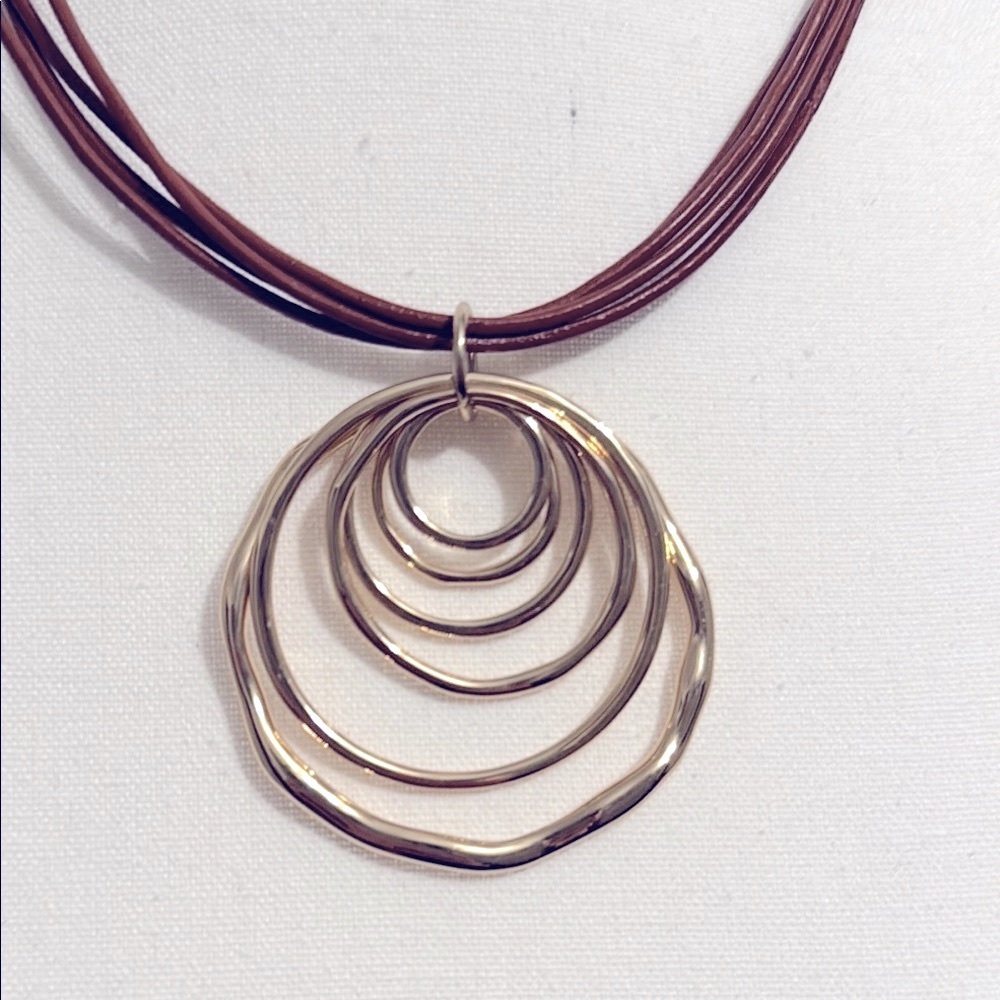 NWT, Anne Klein, Elegant Gold Pendant Necklace